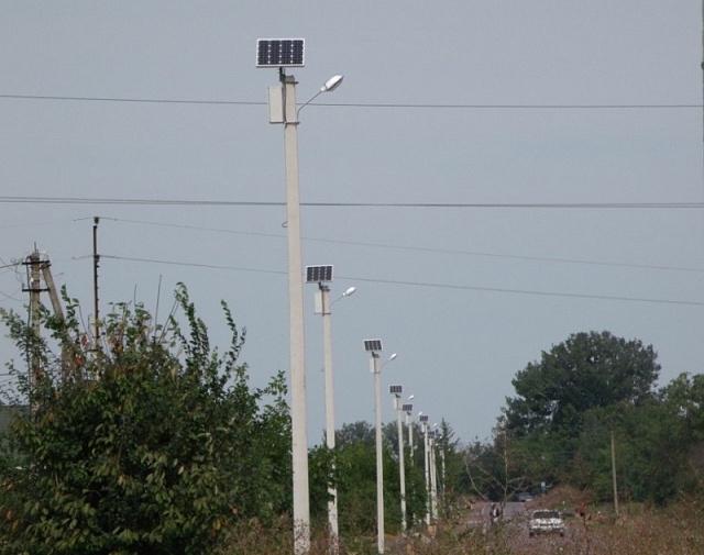 Українські села освітлюються вуличними ліхтарями на сонячній енергії
