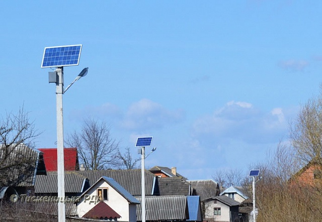Вуличне освітлення на сонячних батареях у селах Івано-Франківщини 