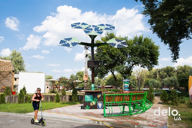 В Україні розробили енергодерево для підзарядки гаджетів