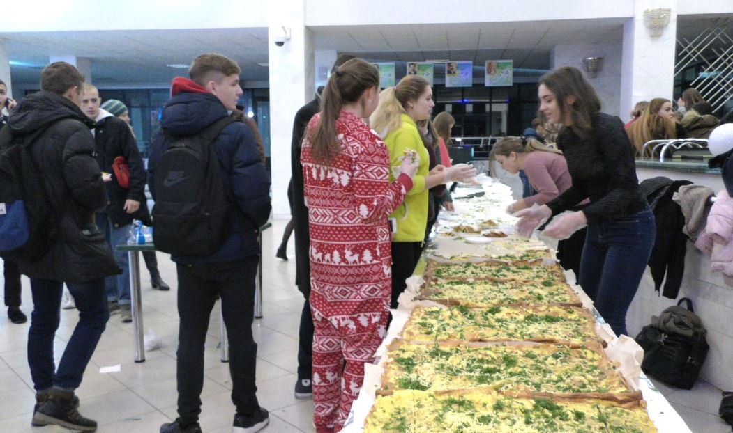 Найбільший в Україні омлет – приготували й смакували в Ірпені 