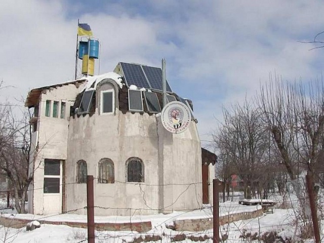 Господар економить на опаленні та електриці по три тисячі грн у місяць