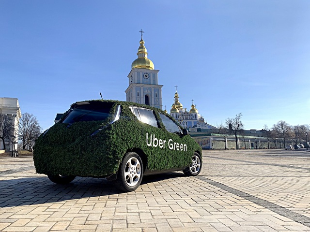 У Києві запрацював сервіс UberGREEN на електромобілях