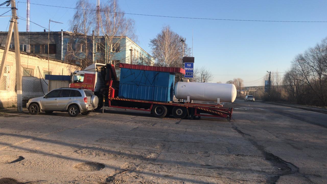 Під Києвом припинено роботу чотирьох АЗС (+ фото) 