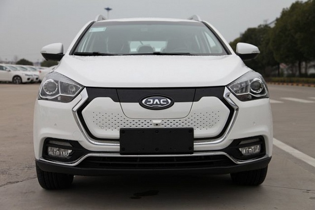 В Україні почали продавати електрокросовер Jac із запасом ходу 300 км 