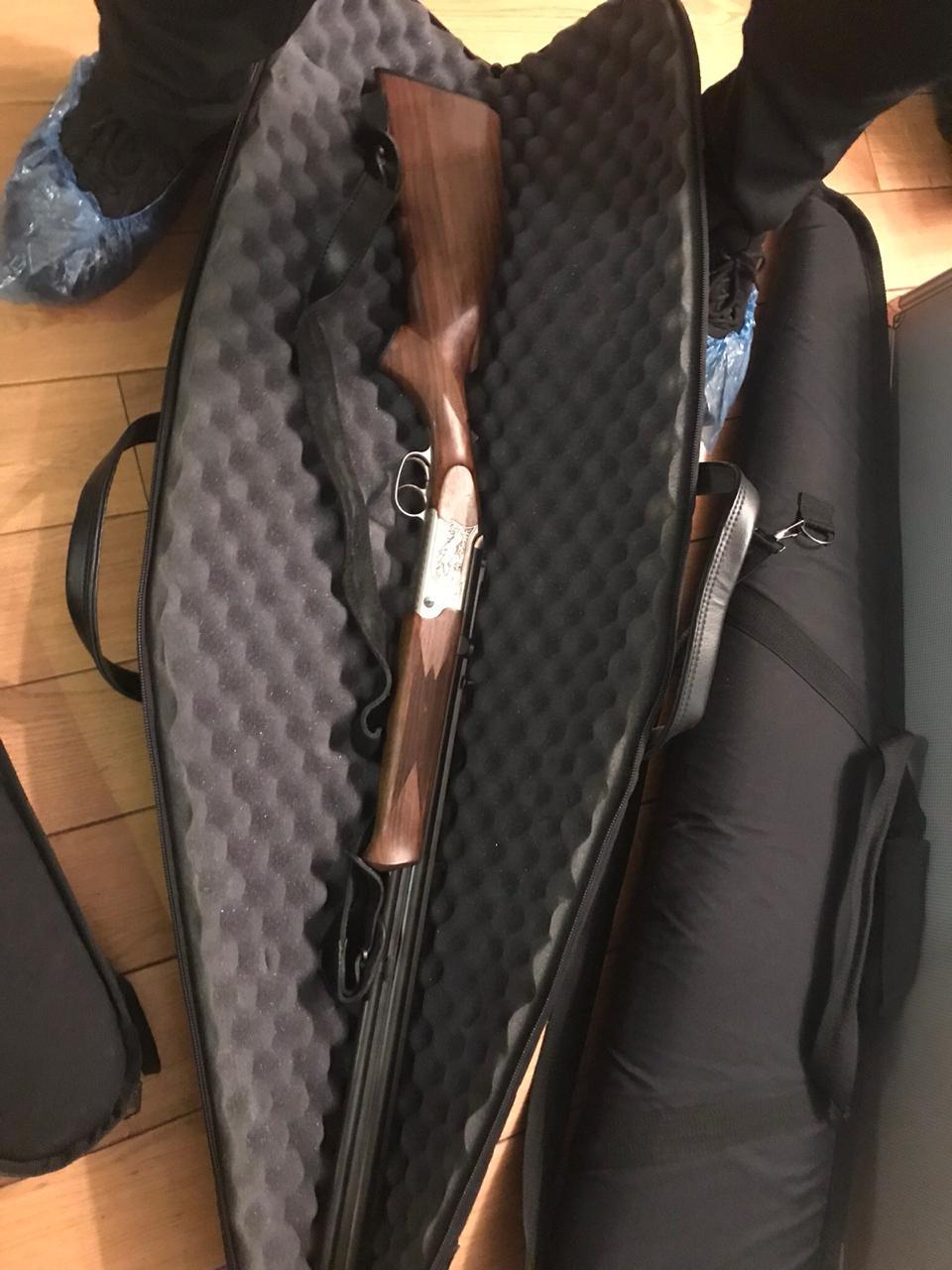 На хабарі 96 тисяч грн затримали двох директорів КП, в яких при обшуку виявили зброю 