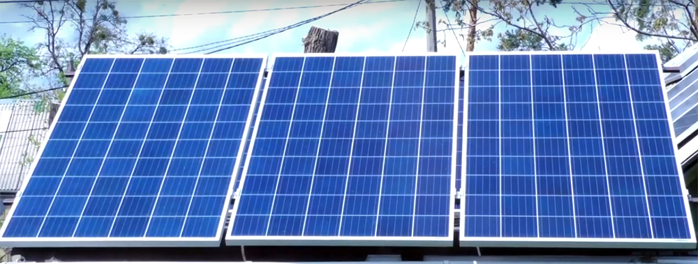 Власник електромобіля і приватної СЕС розповідає про наслідки поправок до закону про відновну енергетику (відео) 