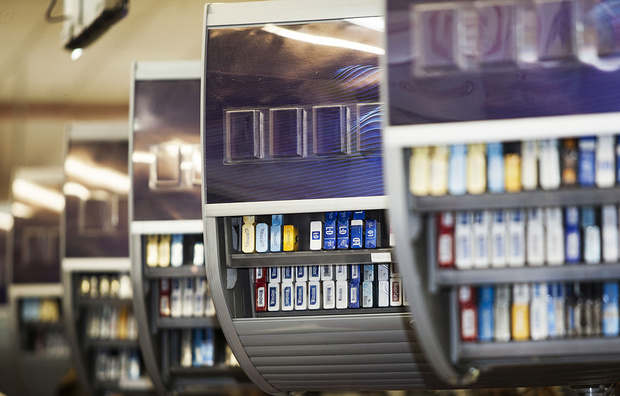 Заборонять цигарки на вітринах і касах магазинів 