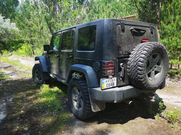 Радіаційна рибалка: кияни ловили рибу в найбруднішій частині водойми Прип’яті 