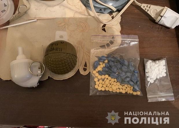 Банду наркодилерів з наркотичними речовинами на 1 млн походженням з «ДНР» затримала поліція на Київщині 