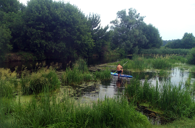 Жадоба наживи переважає безпеку: на Ірпінь-річці діє самодіяльний прокат човнів без рятувальної станції