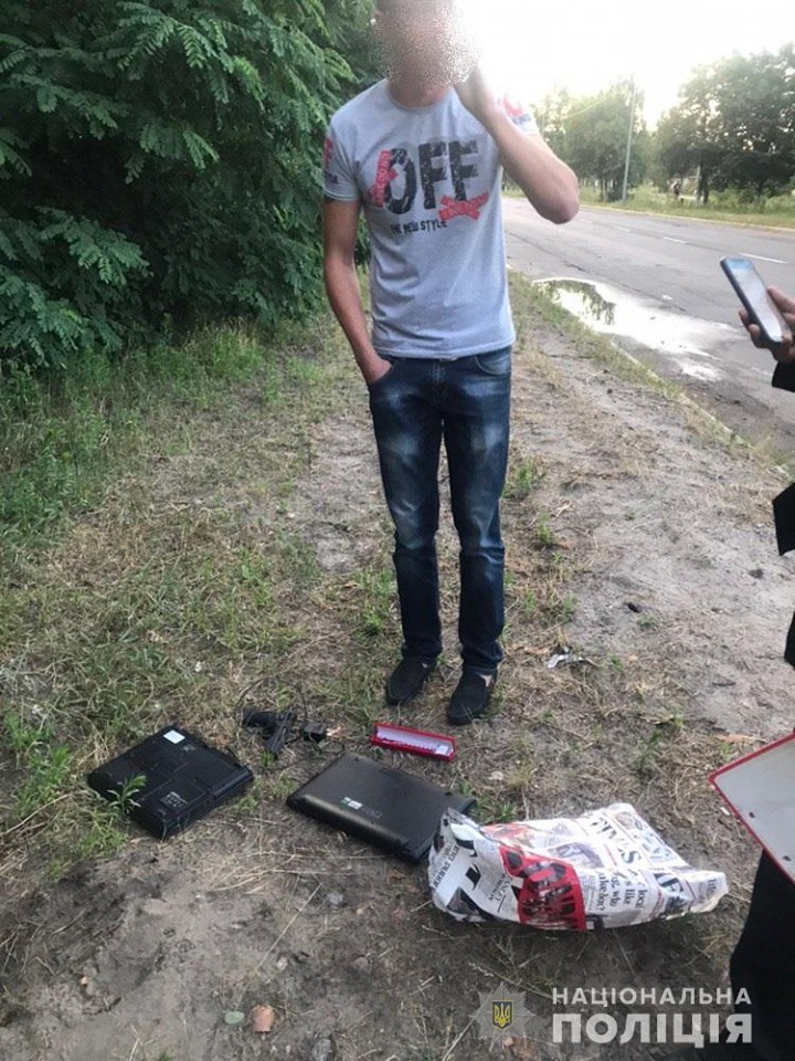 «На гарячому» затримано групу квартирних крадіїв