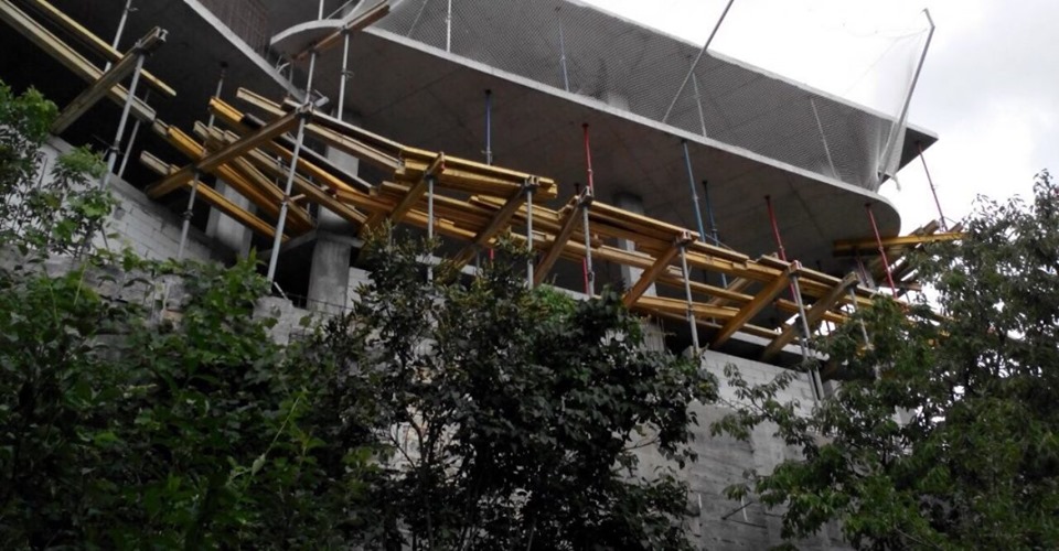 Прокуратура зобов’язала знести незаконно зведену багатоповерхівку 