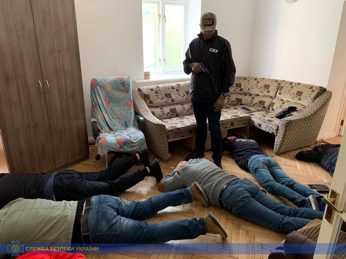 Мільярд гривень за рік «відмивав» підпільний  конвертаційний  центр (+фото)