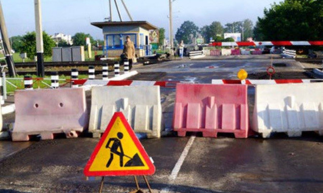 Сьогодні та завтра у Бучі перекриють залізничний переїзд 