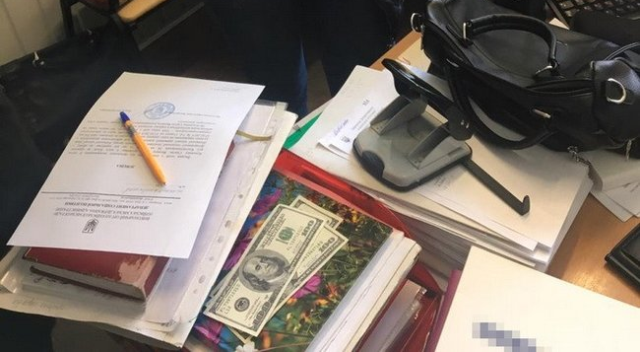 Заробляли на інвалідах: названо чиновників, які торгували довідками 