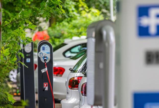 Центральний вокзал Києва обладнають зарядками для електромобілів