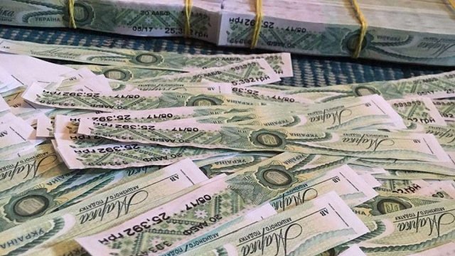 На 20 мільйонів виготовили шахраї фальшивих акцизних марок на тютюн та алкоголь 