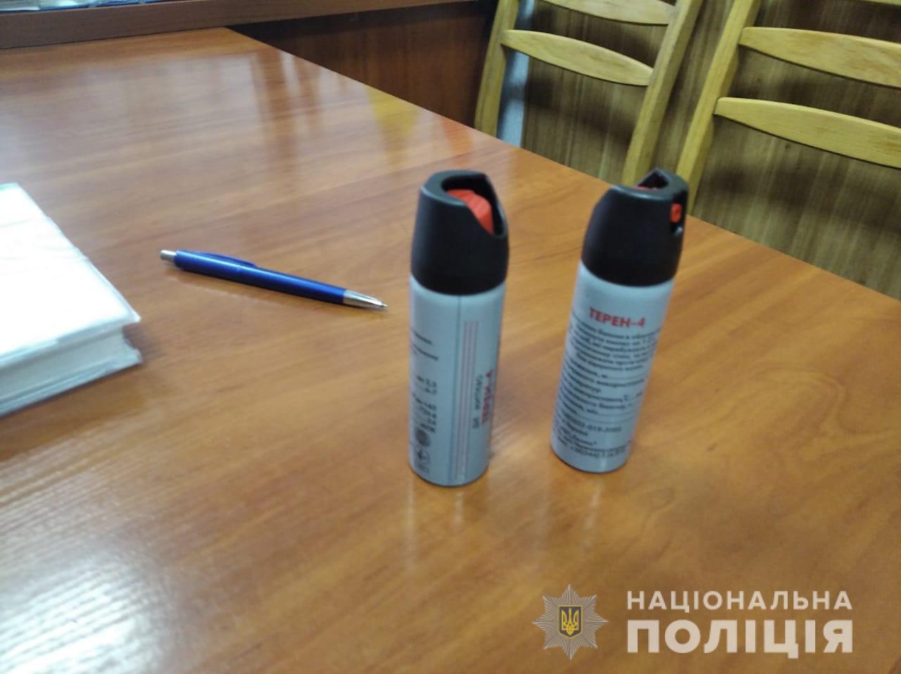 Сварка учнів у школі переросла у перестрілку газовими балончиками: 15 школярів опинилися в лікарні 