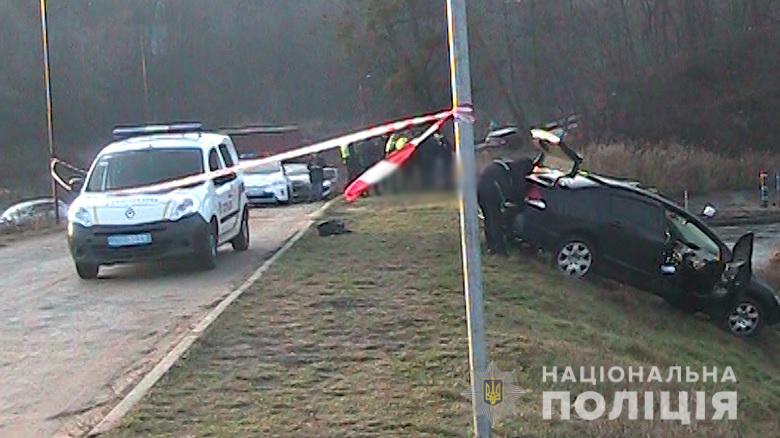 Залишене авто і метра жінка біля озера (+ фото, відео)