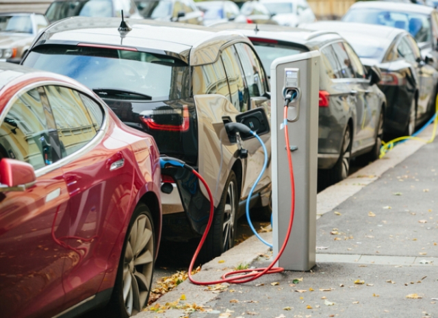 5902 зарядки для електромобілів вже встановлено в Україні 