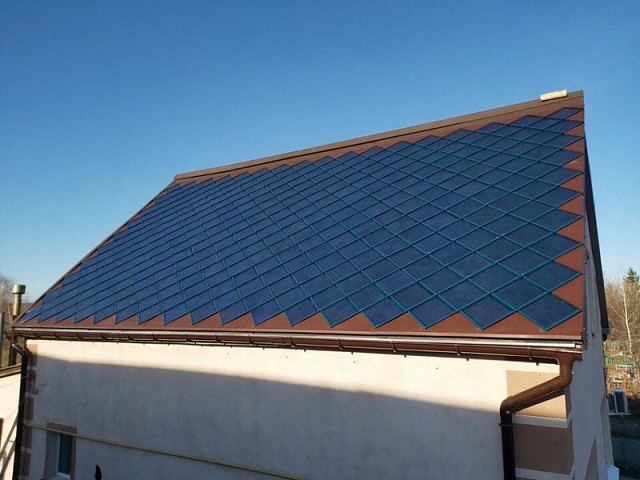 Амбулаторія живиться електрикою від сонячної черепиці українського виробництва