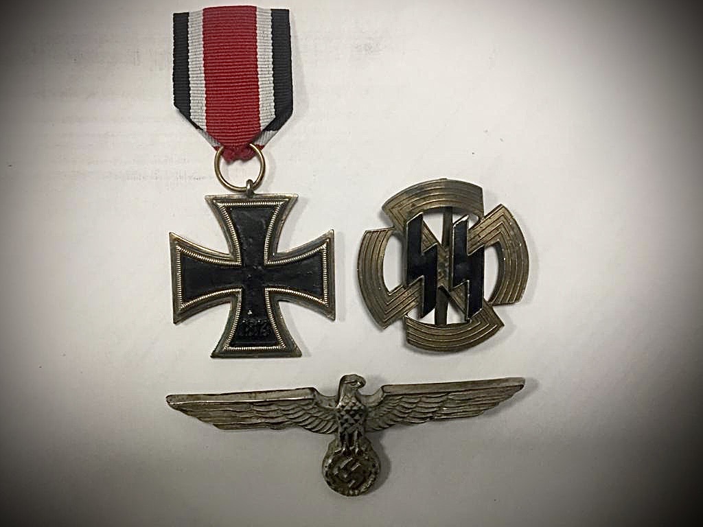 Нагороди СС, радянської армії та монети 1795 року намагалися з України вивезти до Німеччини 