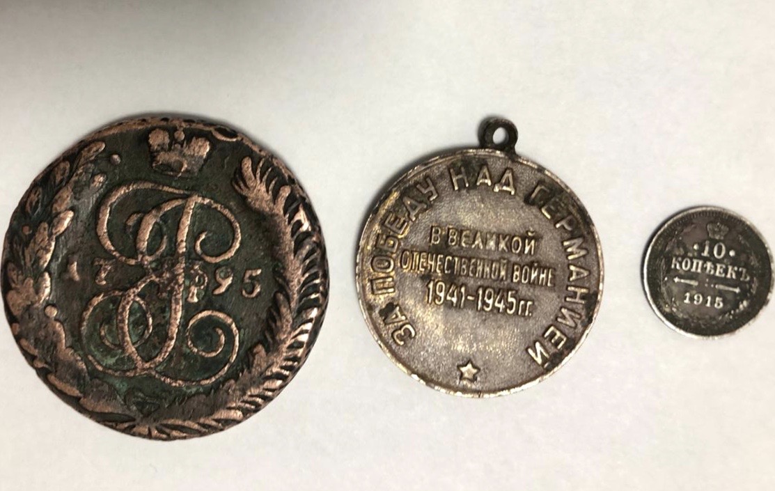 Нагороди СС, радянської армії та монети 1795 року намагалися з України вивезти до Німеччини 