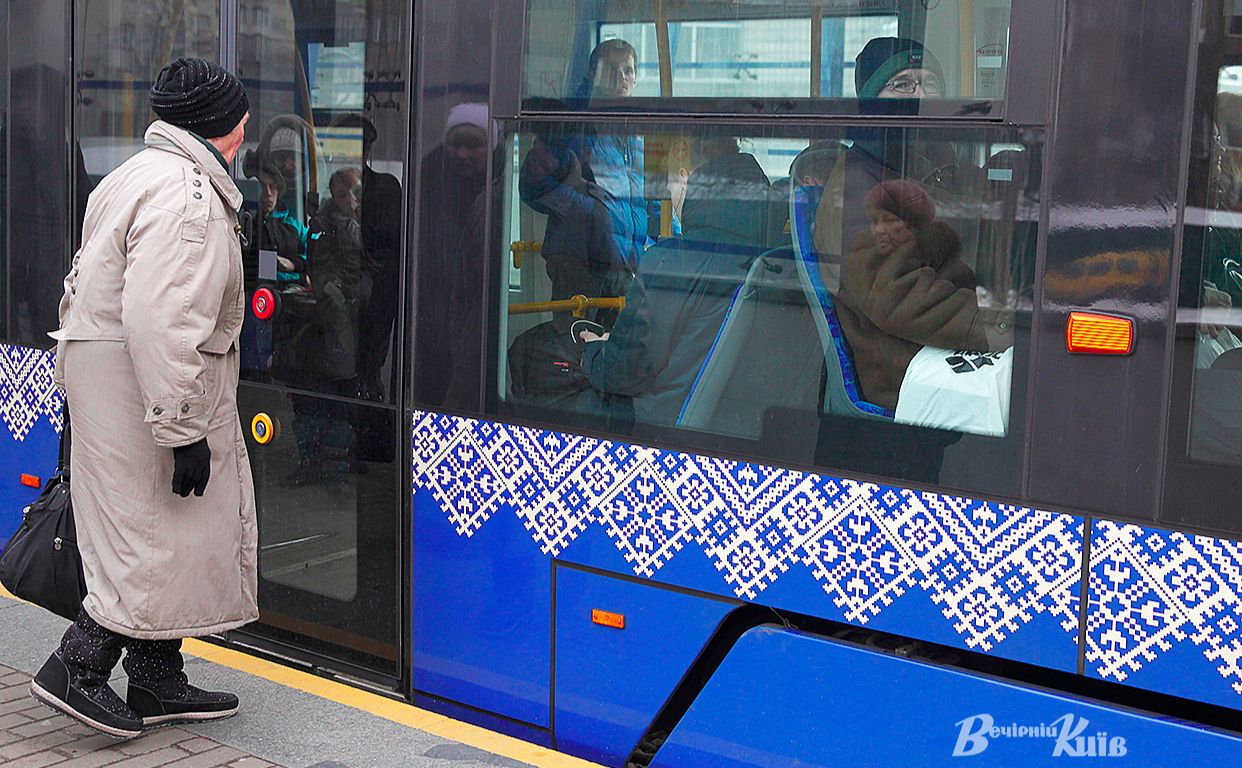 Київрада відтермінувала введення електронного квитка через неврегульованість пільговиків з інших регіонів України