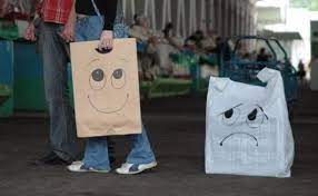 В Україні забороняються пластикові пакети: штраф від 1,7 до 8,5 тисячі грн 