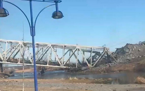 По відновленому мосту через Ірпінь-річку поїхала перша електричка (відео)