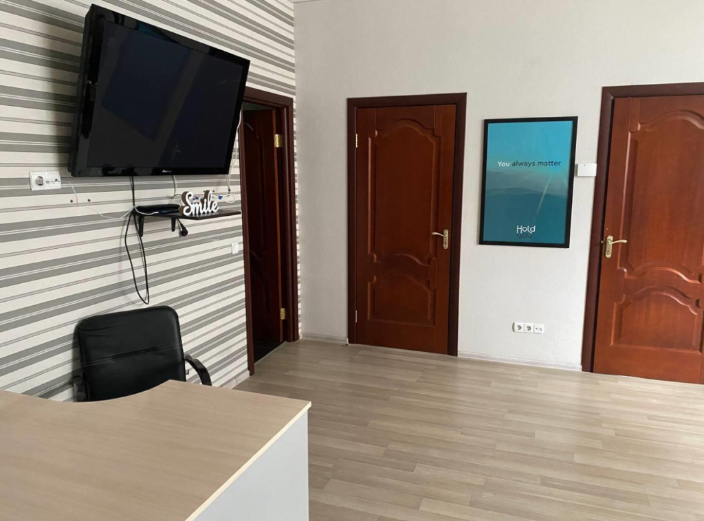 Психологічний центр «HoldYou» надає людям допомогу в Ірпені (+ фото)