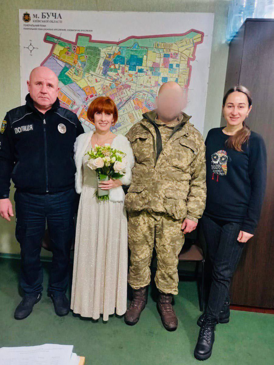 Молодята в пошуках безперебійників: одружуються у відділку поліції 