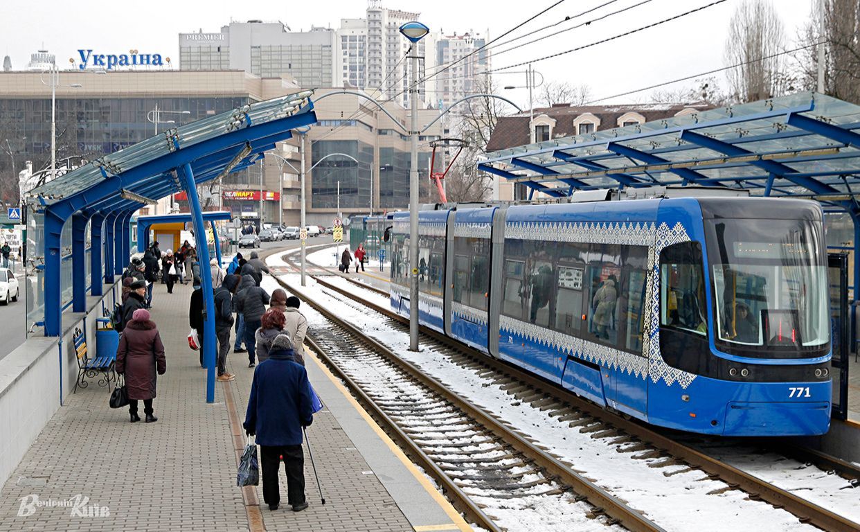 Сьогодні в Києві відновили рух швидкісних трамваїв №№ 1,3 – автобуси припинять рух 