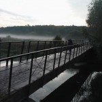 Ранковий туман та електрички в заплаві Інтим-річки