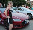 Без посередників: в Україні офіційно продаються електромобілі Tesla