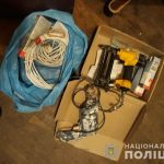 Вулицею тягли викрадений газовий котел і електроінструменти