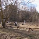 Туристи завалили сміттям зону відчуження ЧАЕС – добровольці взялися прибирати