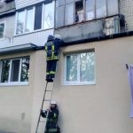 Рятувальники зняли з даху дитину, яка не могла спуститися самостійно (+ фото)