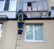 Рятувальники зняли з даху дитину, яка не могла спуститися самостійно (+ фото)