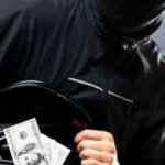 Пограбування родини адвоката: вдерлися до маєтку, побили, зв’язали і змусили віддати гроші й коштовності