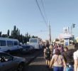У Києві на Академмістечку в годину пік перекрили трасу, люди добираються на роботу кілька кілометрів пішки