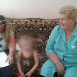 П’яна мати на вулиці з дитиною: неадекватною жінкою зайнялися  ювенали, малого помістили до медзакладу