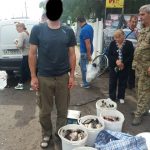 У період з 1 по 30 червня 2019 року рибоохоронними патрульними Київщини було здійснено 11 рейдів на водоймах та ринках області. В результаті проведених заходів спільно з правоохоронними органами та громадськими інспекторами рибоохорони було виявлено 218 порушень природоохоронного законодавства. З них 44 правопорушення є грубими за ч. 4 ст. 85 КУпАП. Також складено 115 протоколів за ч. 3 ст. 85 КУпАП (порушення правил рибальства), дев’ять - за ч. 1 ст. 88-1 КУпАП (порушення порядку придбання, збуту та розповсюдження об’єктів тваринного світу), по чотири - за ст. 85-1 КУпАП (виготовлення, збут, зберігання чи реклама заборонених знарядь лову) та ст. 188-5 КУпАП (невиконання законних розпоряджень чи приписів), а також за ч. 5 ст. 85 КУпАП (порушення правил здійснення інших видів спеціального використання об’єктів тваринного світу) та ст. 90 КУпАП (вилов червонокнижної риби). Крім цього, оформлено 40 актів виявлення безгосподарського майна, згідно яких вилучено 104 од. знарядь лову. «Протягом даного періоду на порушників накладено штрафів у розмірі 50 813 грн. Сума завданих збитків склала 75 070 грн. В ході проведених заходів інспектори вилучили 315 кг водних біоресурсів. З них 98 кг – на водоймах, 162 кг – за незаконне придбання чи збут та ще 55 кг - за актами безхазяйного майна. А також конфіскували 56 од. заборонених знарядь лову», - повідомив начальник Київського рибоохоронного патруля Володимир Мухін.