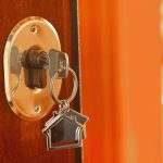 Шахрай за довіреністю продавав нерухомість померлого