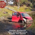 П’яний водій проламав відбійник і заїхав в озеро (+ фото)