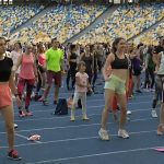 Масштабна лікувально-профілактична руханка зібрала тисячі людей (відео)