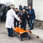 КамАЗ-бетономішалка внаслідок аварії перекинувся і врізався у стіну сільради (+ фото, відео)