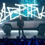 Ілон Маск представив електричний пікап із запасом ходу до 800 км та електроквадроциклом у багажнику (відео)