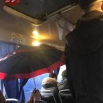У маршрутці… йшов дощ (фото)