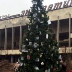 Уперше за 33 роки встановлено ялинку на головній площі Прип’яті (+ фото)